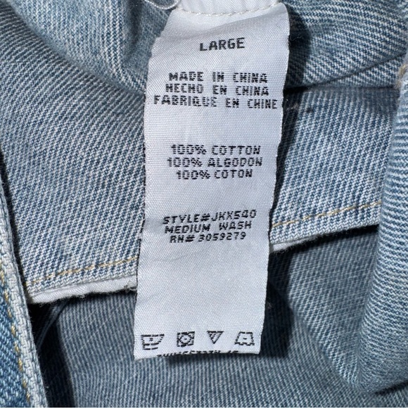 Thread & Supply Women’s L Distressed Faded Blue Denim Jacket 100% Cotton Trucker - Picture 4 of 5